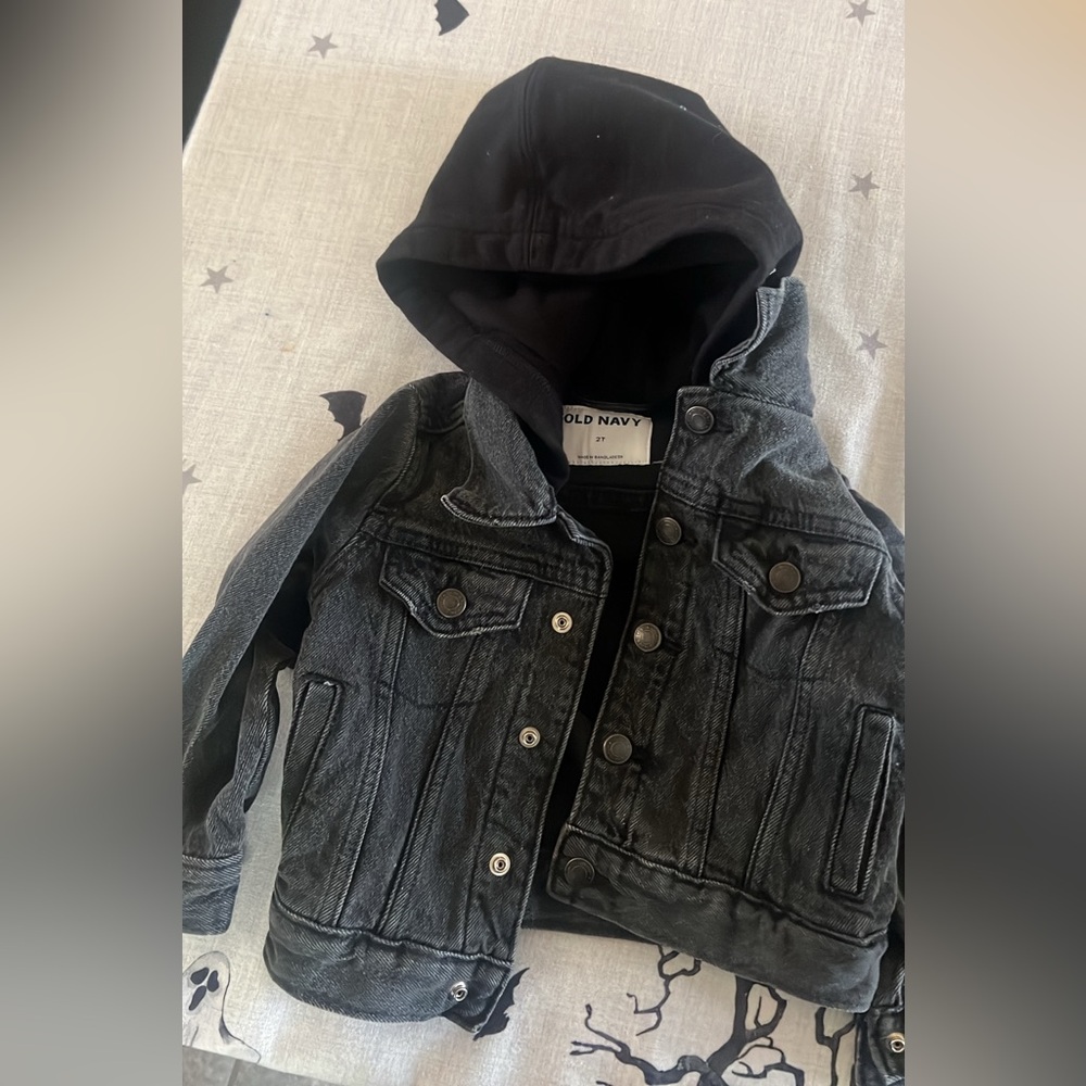 Toddler boy 2t - Old Navy - black denim jacket with hood, gently used